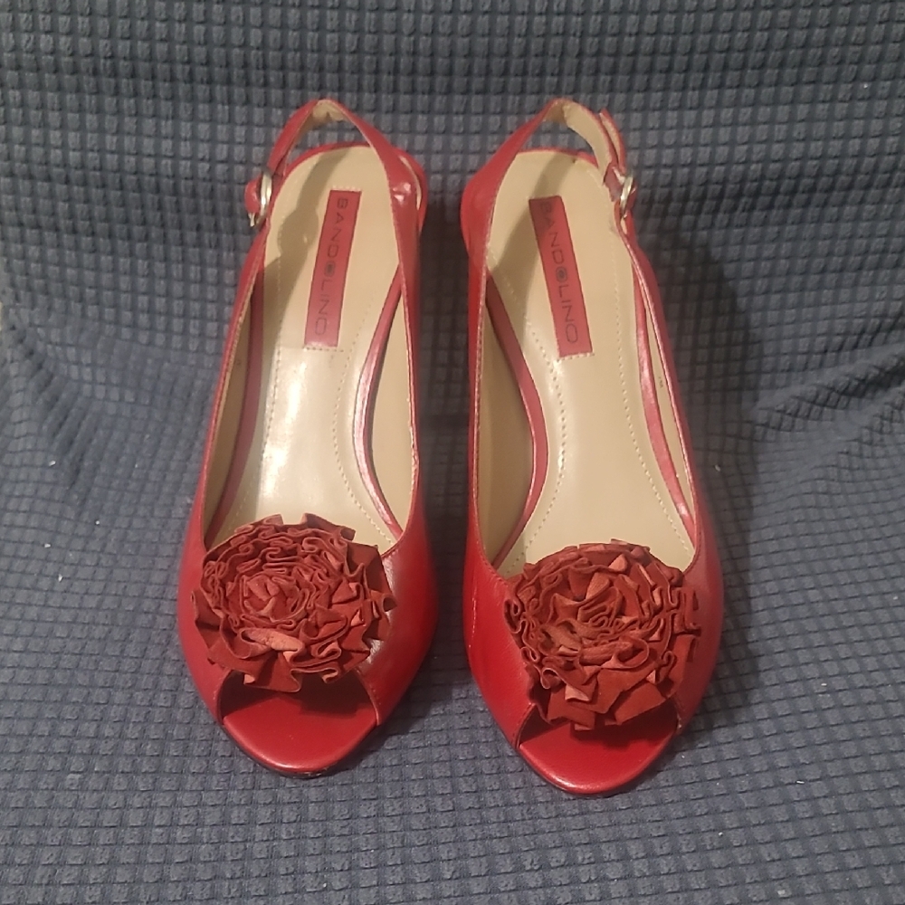 Bandolino Red Floral Peep-Toe Heels Size 7 Excellent Condition Worn Once